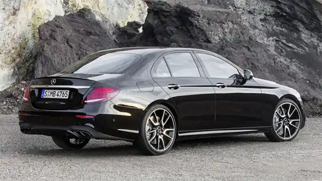 Foto - Mercedes-AMG Lahirkan E43, Saudara Kecil E63