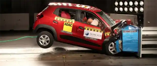 Foto - VIDEO: Crash Test Renault Kwid Sebelum Masuk Indonesia