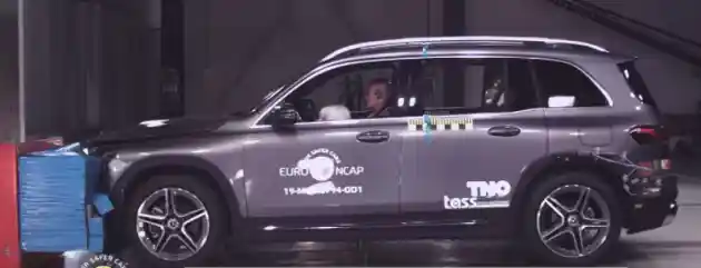 Foto - VIDEO: Crash Test Mercedes-Benz GLB 2019 (Euro NCAP)