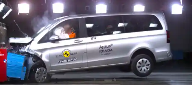 Foto - VIDEO: Crash Test Mercedes-Benz V-Class (Euro NCAP)