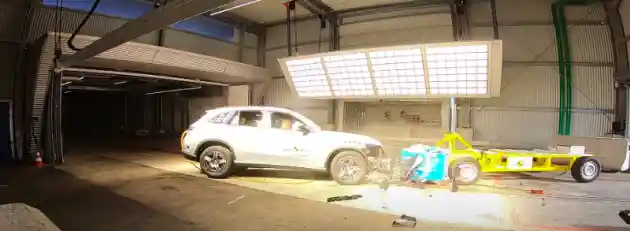 Foto - VIDEO: Crash Test Mercedes-Benz GLC (Euro NCAP)