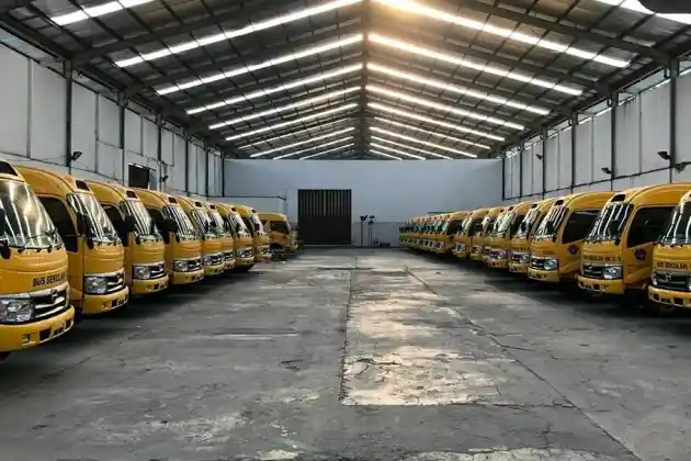 Foto - Puluhan Bus Sekolah Baru Siap Hadir di Indonesia