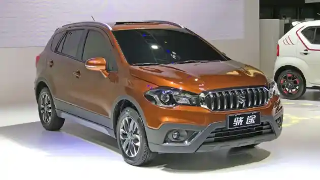 Foto - Suzuki S-Cross Facelift Rambah Tiongkok, Spek Dipertahankan