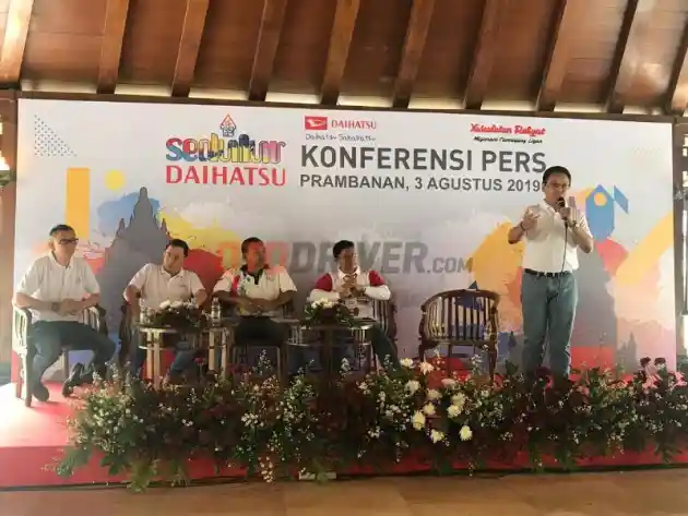 Foto - Ribuan Mobil Daihatsu Banjiri Prambanan Untuk Event Tahunan Ini