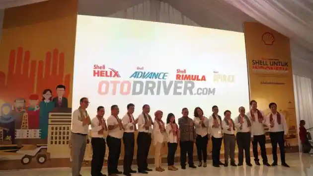 Foto - Shell Bangga Akhirnya Pelumasnya Kini Berstandar SNI