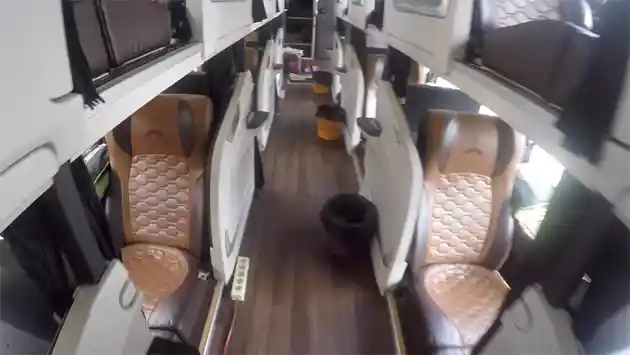 Foto - Mencoba Sleeper Bus Yogya-Jakarta, Nyaman Dan Tak Pegal