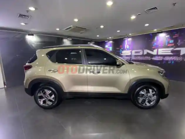 Foto - Resmi Diluncurkan, Inilah Perbedaan Kia Sonet 7 Seater Dengan 5 Seater