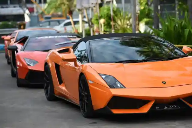 Foto - Para Pemilik Lamborghini Konvoi Ke Bandung Dengan Dukungan Pertamina (8 FOTO)