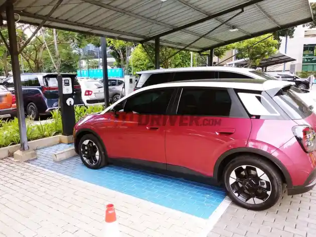 Foto - Ada 4.500 SPKLU Yang Disiagakan Selama Libur Nataru 2025