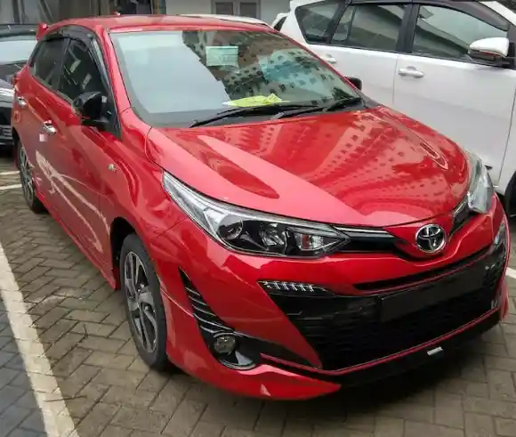 Foto - SPY SHOT: Wujud Utuh Yaris Generasi Terbaru di Indonesia (12 Foto)