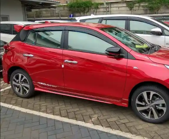 Foto - SPY SHOT: Wujud Utuh Yaris Generasi Terbaru di Indonesia (12 Foto)