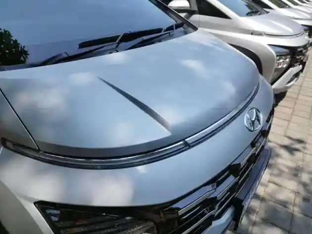 Foto - Tujuh Detail Yang Bedakan Tampilan Hyundai Stargazer dan Stargazer X