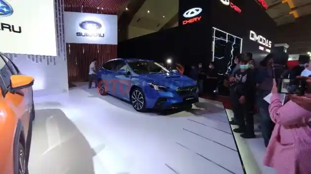 Foto - Subaru WRX Meluncur di IIMS 2023