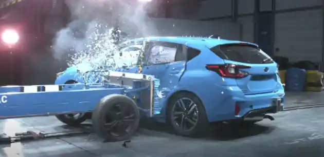 Foto - VIDEO: Crash Test Subaru Impreza (Euro NCAP)