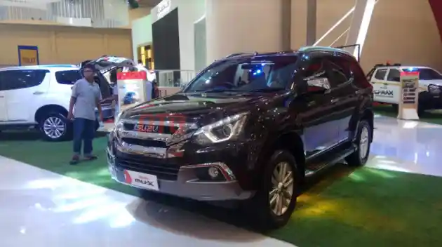 Foto - Komparasi Toyota Fortuner Diesel VS Isuzu Mu-X