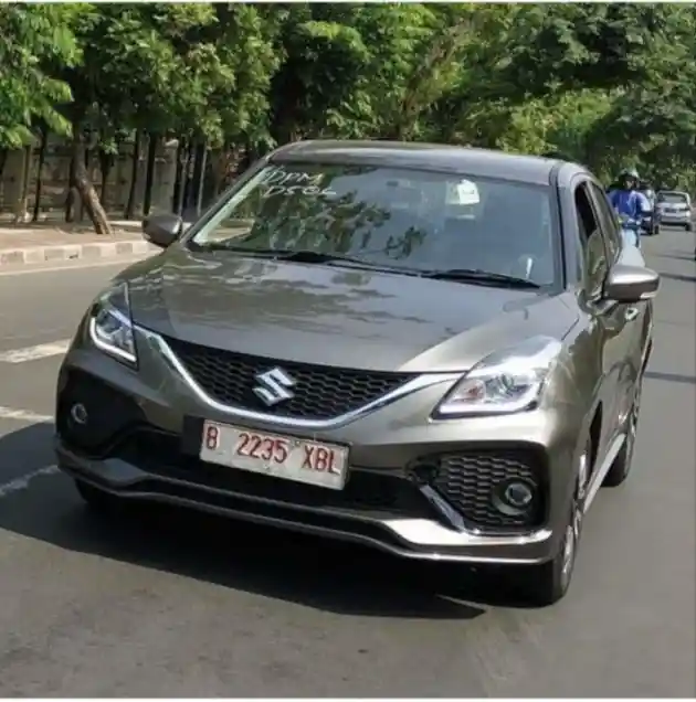 Foto - Baleno Hatchback Facelift Sudah ada di Dealer!