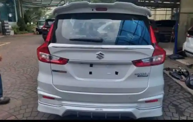 Foto - Wujud Suzuki Ertiga Hybrid Terkuak Sebelum Peluncurannya