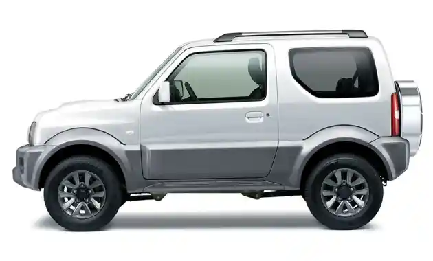 Foto - Suzuki Jimny 4WD Meluncur di Inggris, Menyalip Indonesia