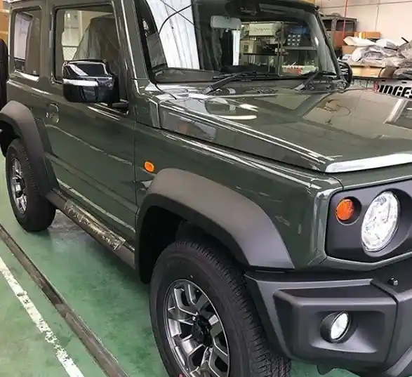 Foto - Melihat Lebih Dekat Suzuki Jimny Sierra Generasi Keempat (11 Foto)