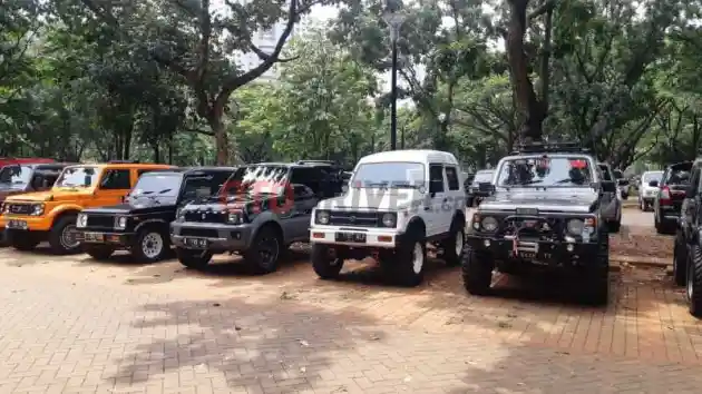 Foto - Modifikasi Suzuki Jimny Ala JDM Tengah Merebak