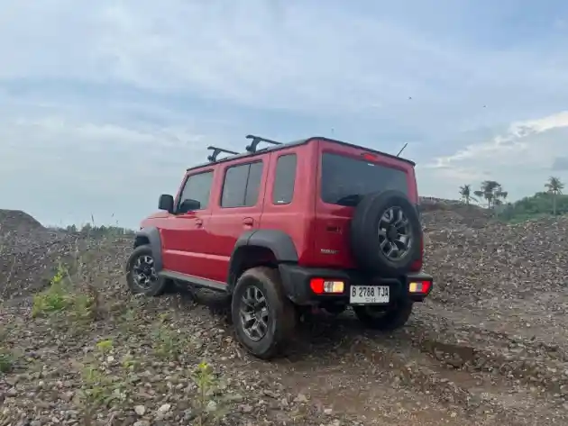 Foto - Mudik In Style 2024, Suzuki Jimny 5 Door, Sang SUV 4x4 Ikonik