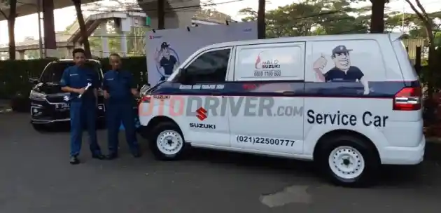 Foto - Suzuki Temani Pemudik Dengan Ratusan Mobil Towing