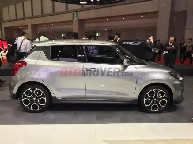 Foto - Melihat Langsung Suzuki Swift Sport 2019