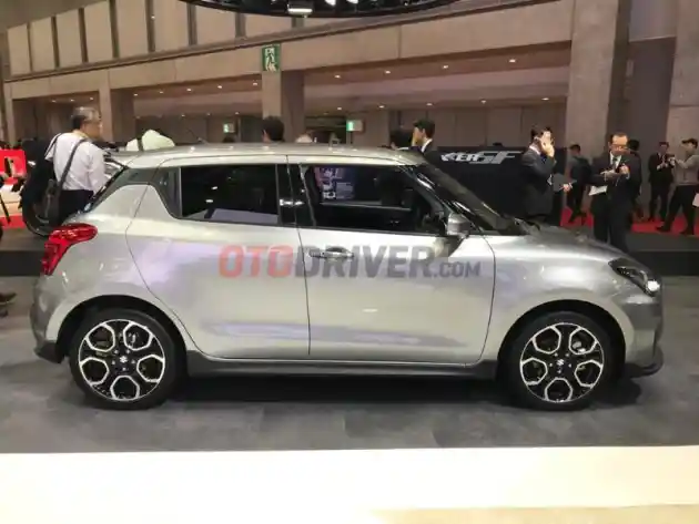 Foto - Suzuki Rilis Swift Terbaru, Apa Bedanya?