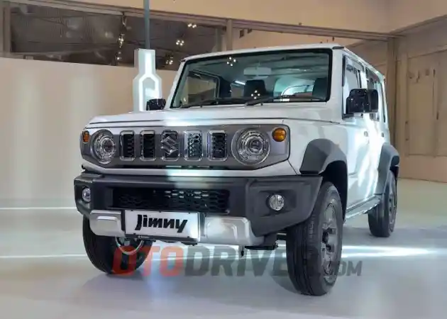 Foto - Konsumen Jimny 5 Door White Edition Tak Perlu Antre Inden!