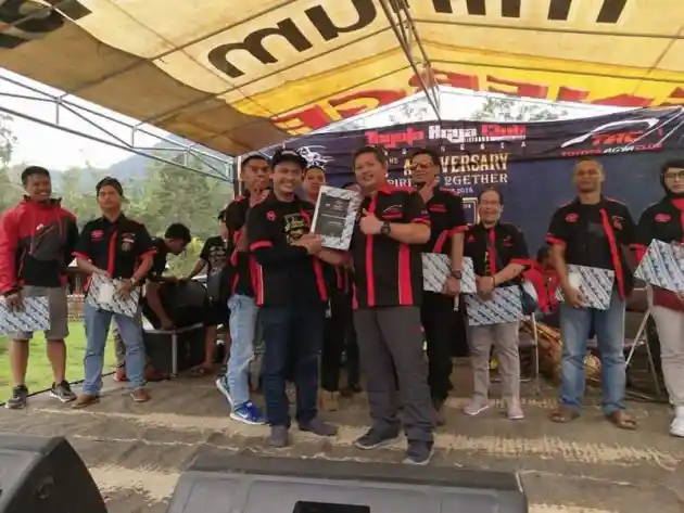 Foto - Komunitas Toyota Agya Chapter Bandung Rayakan Ulang Tahun Kedua