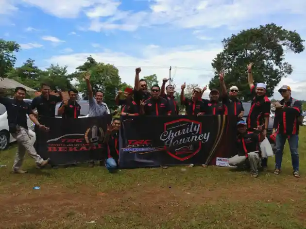 Foto - Toyota Agya Club Chapter Bekasi Laksanakan Kegiatan Mulia