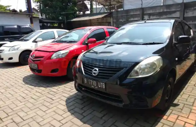 Foto - Minat Beli Mobil Bekas Taksi? Simak Seluk-beluknya Berikut ini