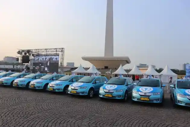 Foto - Cara Taksi Bluebird dukung Formula E Jakarta 2020