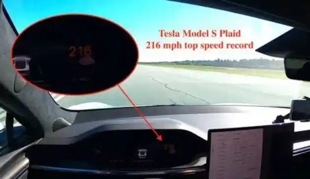 Foto - Diretas, Tesla Model S Lampaui Kecepatan Normal