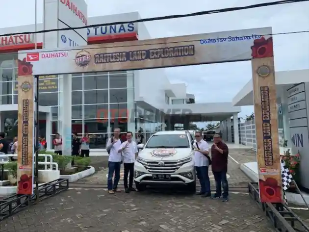 Foto - Menerabas Banjir di Bengkulu dengan All New Terios