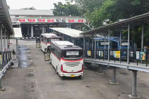 Foto - Terminal Leuwipanjang Bandung, Manjakan Pembelian Tiket Online