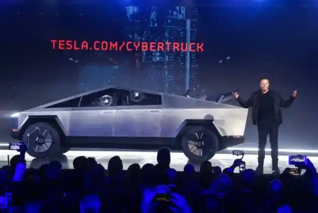 Foto - Tesla Cetak 1,3 Juta Unit Pesanan Cybertruck Sebelum Diproduksi Massal