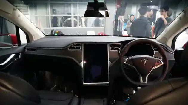 Foto - Tesla Model X Resmi Dijual Di Indonesia, Termurah Rp 2,6 Miliaran