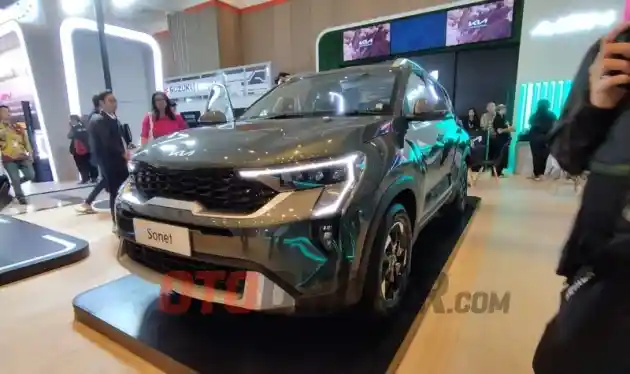 Foto - New Kia Sonet Sapa Publik di GIIAS Bandung 2024, Mulai Rp 354 Juta