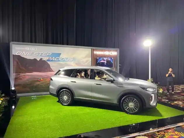 Foto - Chery Tiggo 9 CSH Laris Manis, Sudah Terpesan 400 Unit