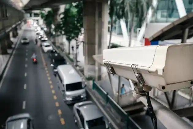 Foto - Terkena Tilang Elektronik? Begini Cara Mudah Membayarnya Lewat Kantor Pos