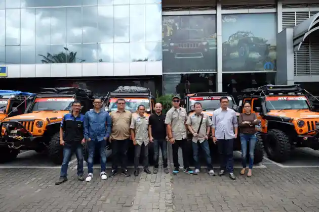 Foto - Garansindo Siap Buktikan Jeep JK Mampu Libas Medan Ekstrim!