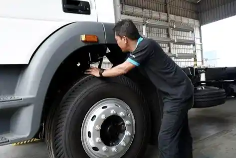 Foto - Begini Prakondisi Sebelum Mengemudikan Truk Axor