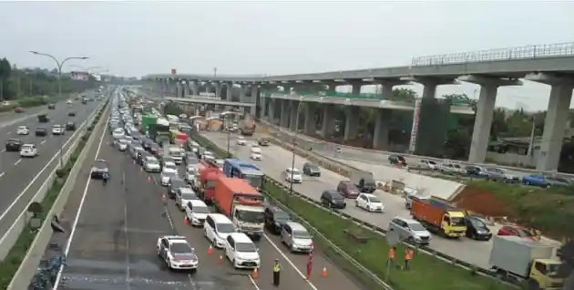 Foto - Ini yang Wajib Diwaspadai Saat Diberlakukan One Way dalam Perjalanan Mudik