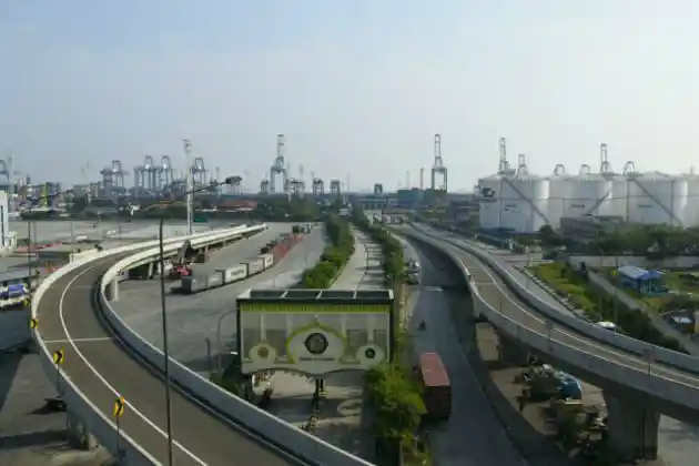 Foto - Jalan Tol Akses Pelabuhan Tanjung Priok Resmi Dibuka, Gratis Sebulan!