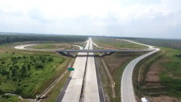 Foto - Tol Bakter di Sumatera Segera Diresmikan