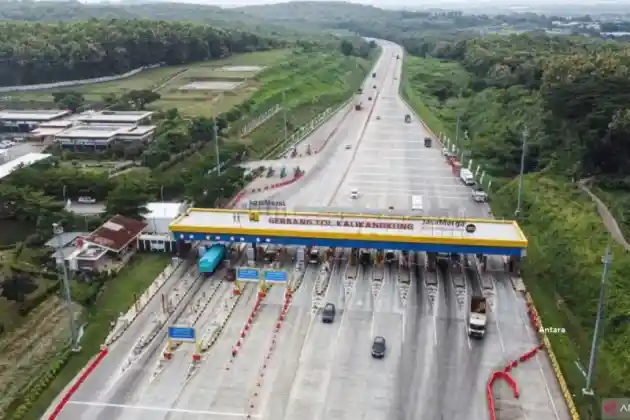 Foto - Update Bayar Tol Trans Jawa Dari Merak Hingga Probolinggo. Ini Detailnya