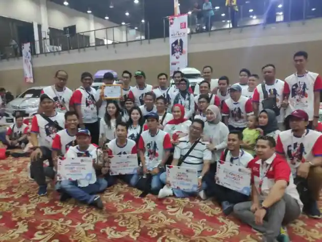 Foto - Komunitas Sienta Borong Gelar di Jamboree Toyota 2019