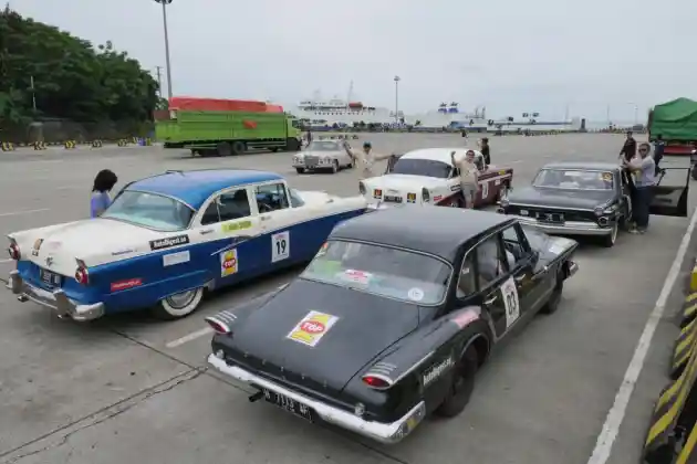 Foto - Bersiap, Bandung Akan Dipadati Mobil Kuno Pekan Depan!