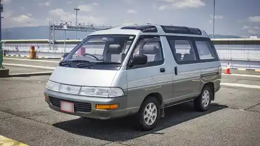 Foto - Toyota LiteAce, Adik Mungil HiAce Yang Tak Pernah Dijajakan Di Indonesia